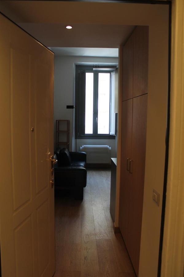 Goldoni77 - 3Mins From Dateo Station Milan Bagian luar foto